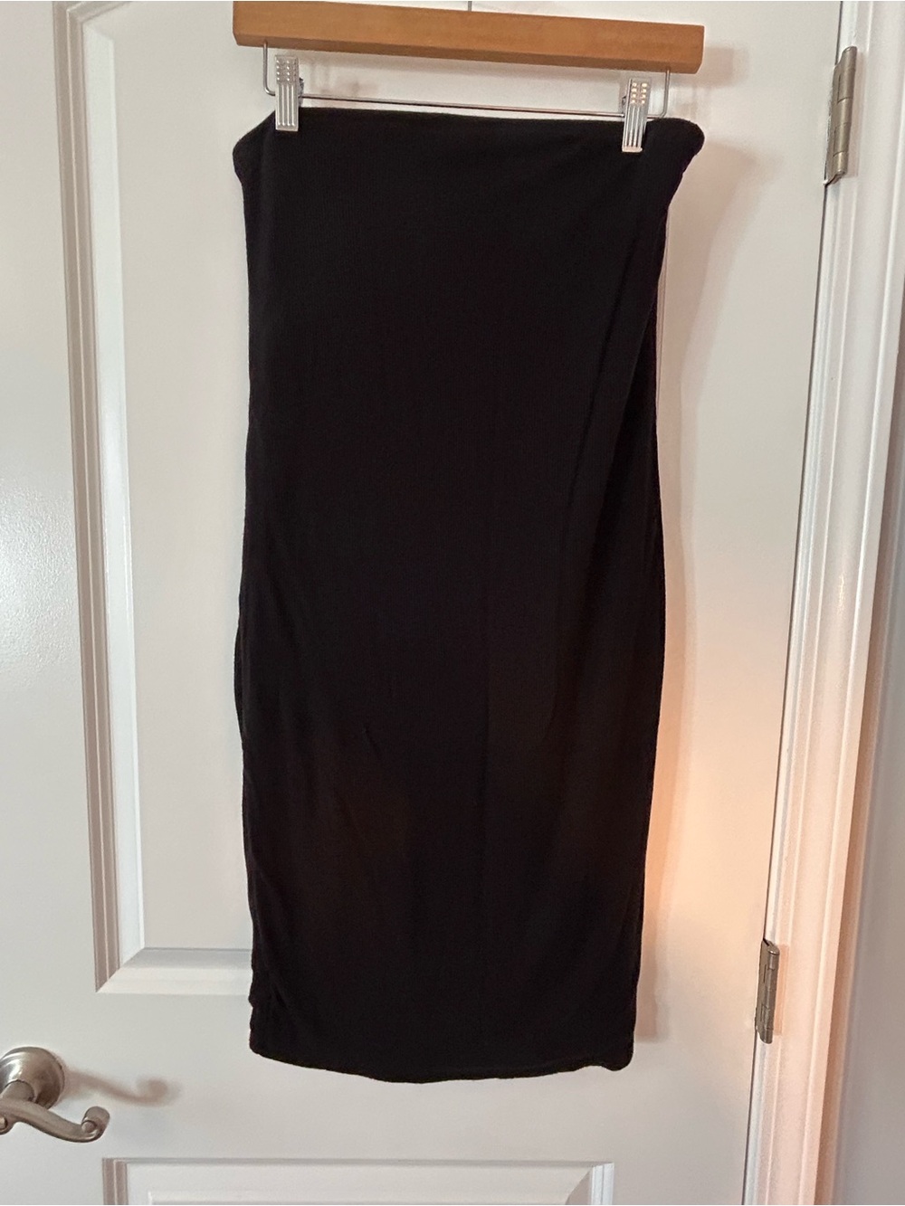 Simple Black Midi Tube Skirt